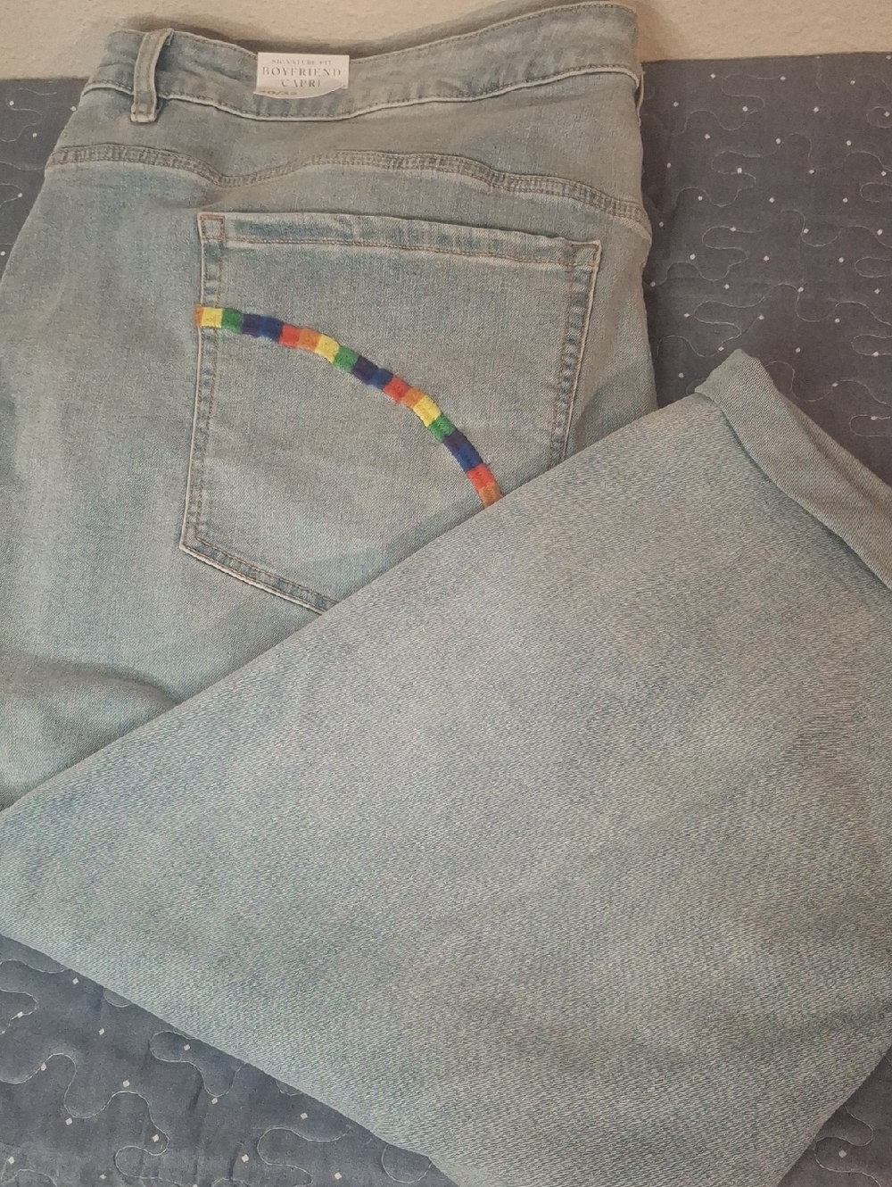 Lane Bryant Capri Jeans with Rainbow Pocket Embroidery size 30/32 NWT - Picture 1 of 8